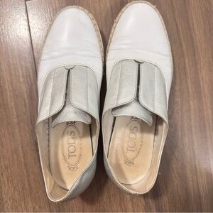 Tod's reduced price Women's Cream Leather Loafers size 10